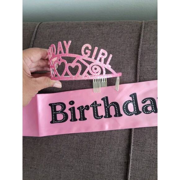 Birthday Girl Pink Sash‎ w/ Black Text And Glitter Tiara - Picture 3 of 6